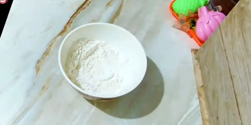 Cleaning Using Water and Baking Powder