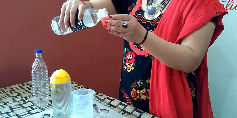 Cleaning Using Water and Vinegar